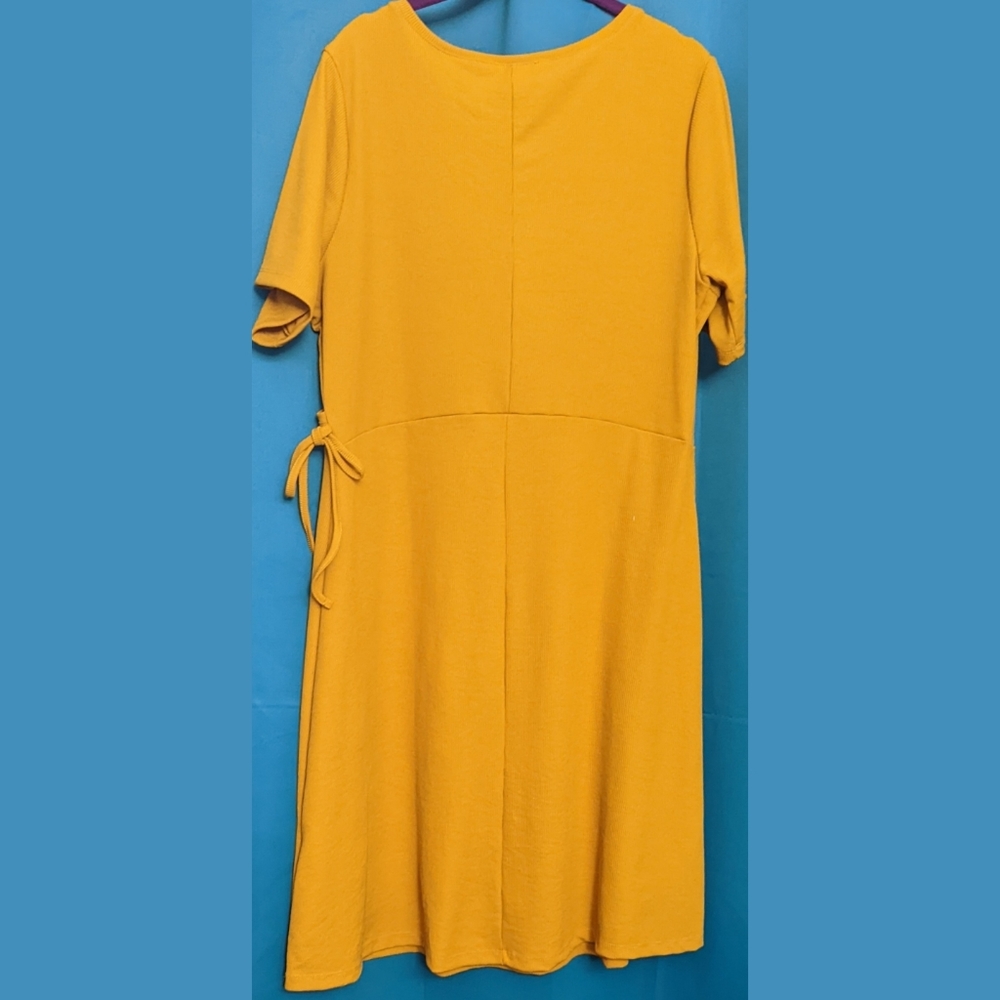 New Look Ribbed Dress - Picture 2 of 8